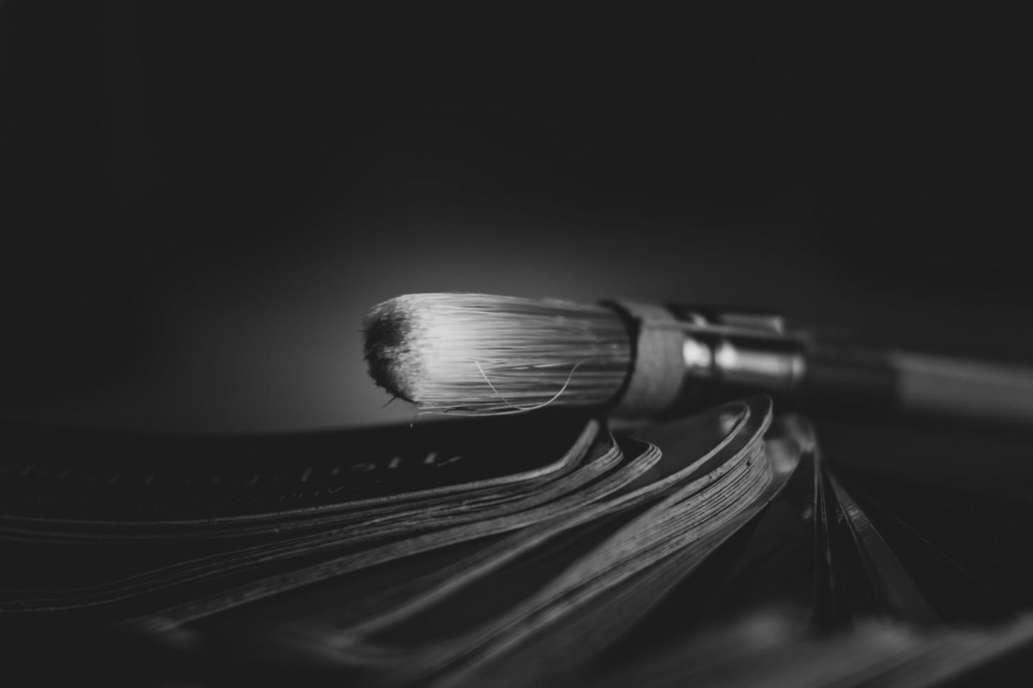 Demostración de técnica innovadora de dibujo de naturaleza muerta